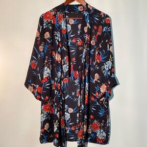 Tahari - Floral semi sheer kimono. size S/M